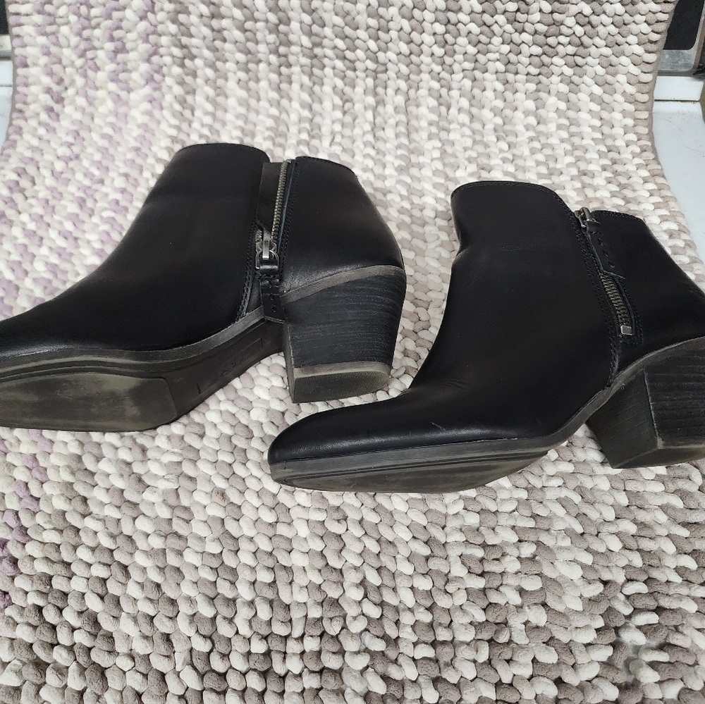 Frye Judith Black Leather Zip Booties 10M